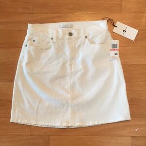 7 For All Mankind White Denim Jean Stretchy Skirt, w Button / Zipper Closure.